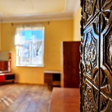 Пантелеймона Куліша вул., 1