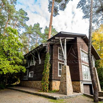 Лісова вул., 10