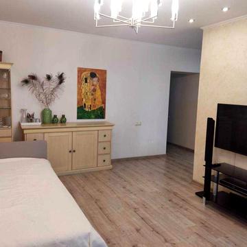 Братів Горобців вул. (Дмитра Кедріна), 53