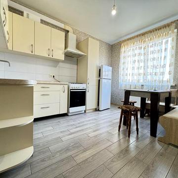 Сдам 1 ком. Квартиру на Грушевского/ Пестеля 47 м2