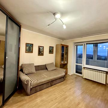 Майорівка вул., 1