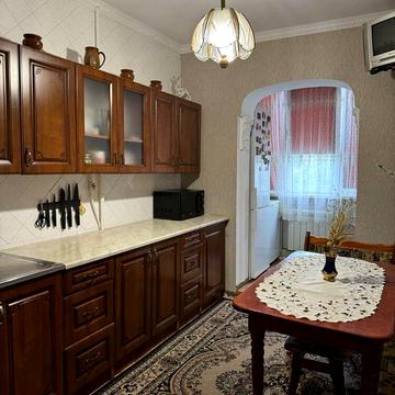 Романа Шухевича вул., 4