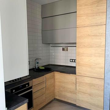 Практична вул., 6