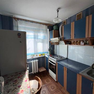 Небесної Сотні просп. (Маршала Жукова), 11