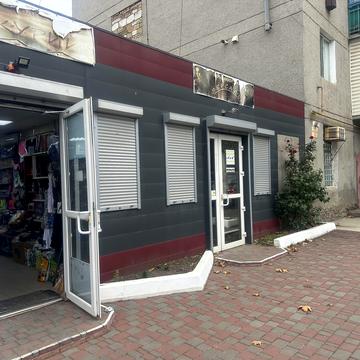 Центральна вул., 1