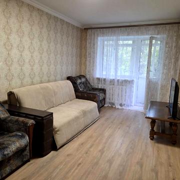 Середньофонтанська вул., 63