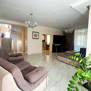 Новый 2-х этажный дом со всеми коммуникациями и с ремонтом в Лесках!