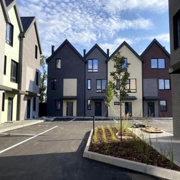 Георгія Мальцева вул., 8