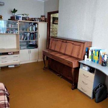 Продам 2к.кв. с капремонтом метро Индустриальная.