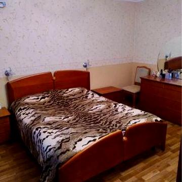 Здаю свою 3-комн.кварт в районе яхтклуба