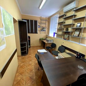 Братів Лисиків вул., 1