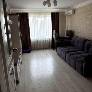 Героїв просп., 32