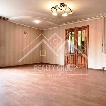 Центральний вул. (Лермонтова), 1