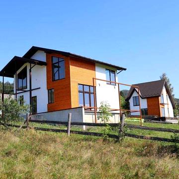 Продаж комплексу житлових будинків в селі Микуличин