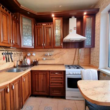 Захарівська вул., 1