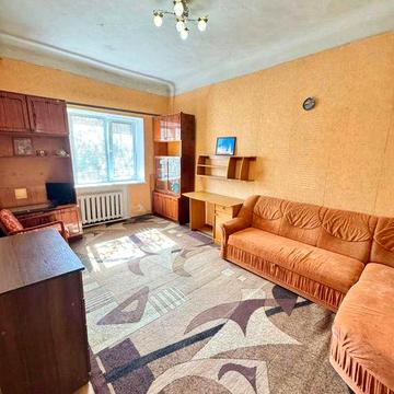 Продаж 2 кімн квартири + гараж