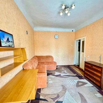 Продаж 2 кімн квартири + гараж