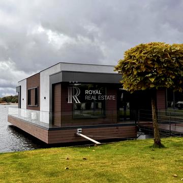 Карєрна вул., 7