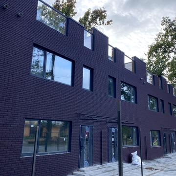 Києво-Мироцька вул., 123-К