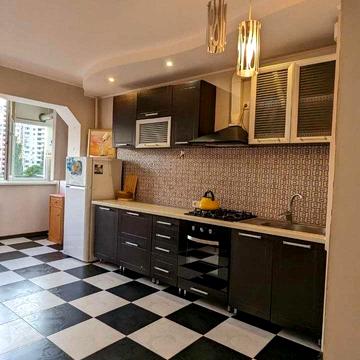 Пішонівська вул., 7