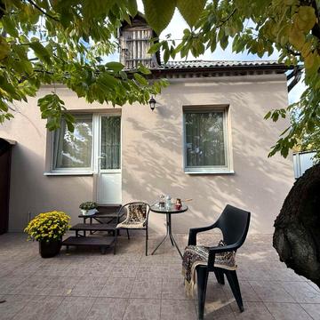 Араратська вул., 172