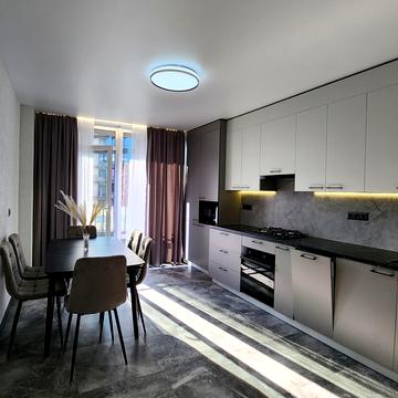 Юліана Пелеша вул., 3