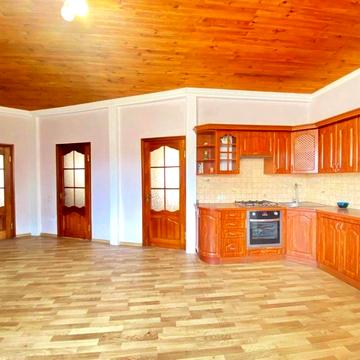 Будинок у с. Алтестове