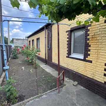 Продається власний будинок у Долгіцівському районі (Ласточка)