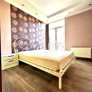 Регенераторна вул., 4