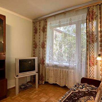 Євгена Коновальця вул. (), 85