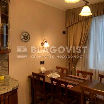 Продаж 3-к просторої квартири 120 м.кв. Ремонт класика. Клінічна 23/25