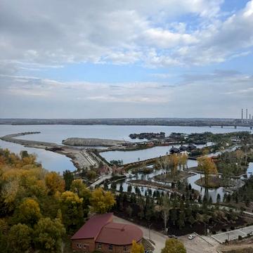 Набережна Перемоги вул., 128