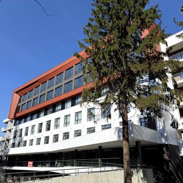 Зелена вул., 111