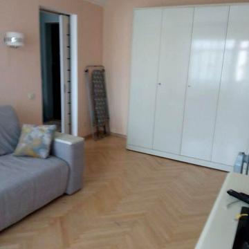 Воскресенка Запорожця Петра 1 кім в гарному стані