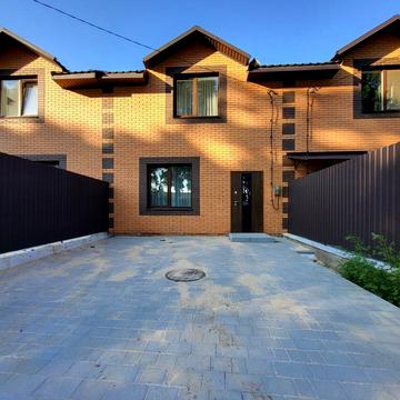 Весняний провулок