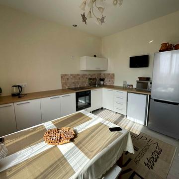 Київська вул., 154