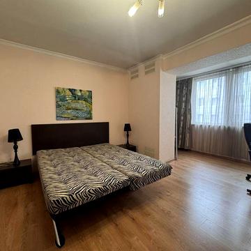 Продаж 1-к квартири у центрі з комірною. Старокозацька, Воскресенська