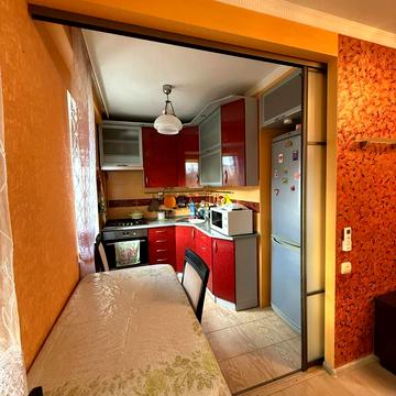 Степана Бандери вул., 18а