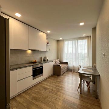 Європейського Союзу просп. (Правди), 45