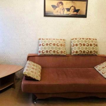 Сдам 4к квартиру центр!! ул.Боброва 20(майдан озерний) можно с детьми