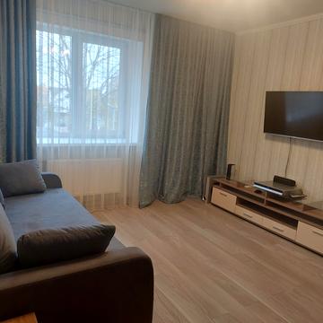 Інститутська вул., 45