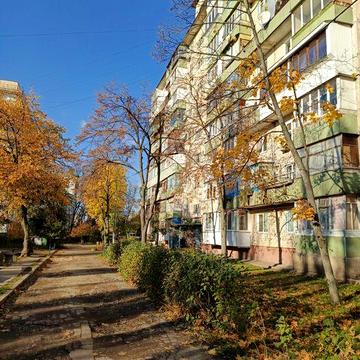 Сдается однокомнатная Леся Курбаса 10-г метро Житомирская 
Аренда 1к
