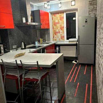 Сдам срочно 1 ком квартиру рядом с центром!!