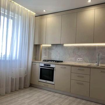 Професора Отамановського вул., 25