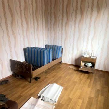 Дача возле реки (дім, будинок)