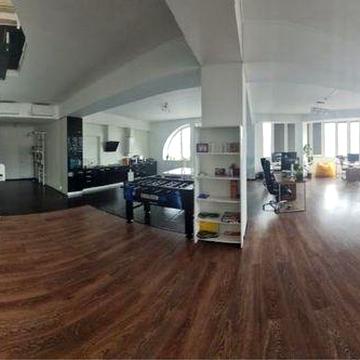 Квартира з вдачею НАПРЯМУ БЕЗ РІЄЛТОРІВ,270 кв м /400грн за кв м.торг