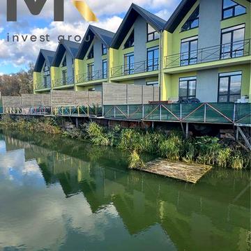 Таунхаус Стоянка є ГАЗ