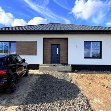 Елегантний будинок у с. Боратин, оточений природою