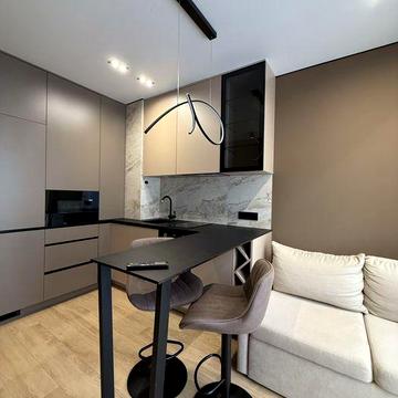 Оренда сучасної дизайнерської квартри в центрі міста.