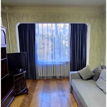 Братиславська вул., 40